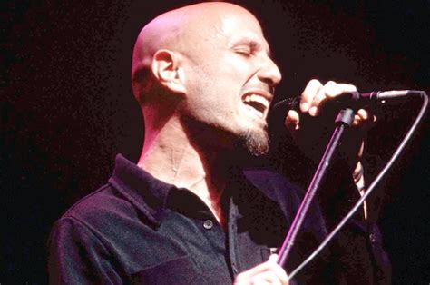 Giorgia e alex baroni sono stati insieme per anni, prima che un bruttissimo incidente stradale ponesse fine alla vita del cantante. Quindici anni senza Alex Baroni, voce straordinaria che ...