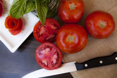 Tasti Lee Tomatos Product Line — Tasti Lee Tomatoes A Vine Ripened Tomato