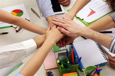 Las Mejores Actividades De Team Building Para Tu Empresathe Work Smarter Guide Redbooth