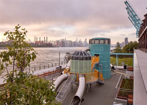 Six Acre Park Opens At Williamsburgs Domino Sugar Factory