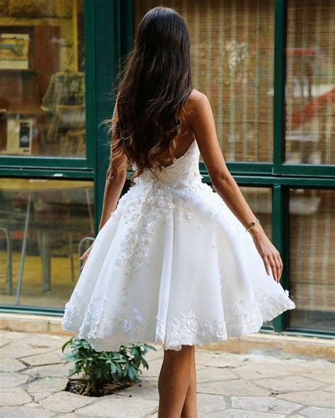 White Lace Appliques Backless Homecoming Dresses Sweetheart Neck Pearls