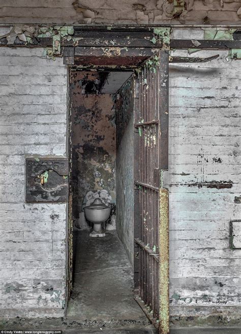 Pictured Haunted Remains Of Shawshank Redemption Prison Prison Ohio