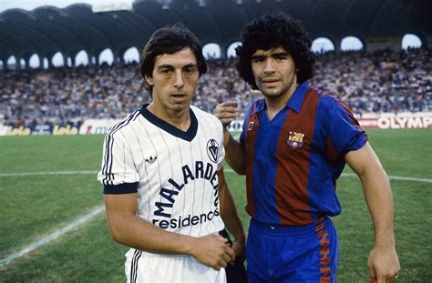 De quoi redonner un peu de confiance aux hommes de ronald koeman avant la réception mercredi du leader, la real sociedad. Alain Giresse and Diego Maradona before a friendly between ...