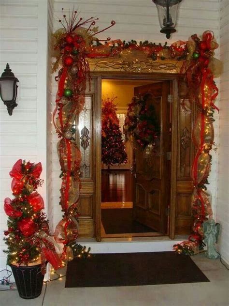 Pin By Winny Bell On Deck The Halls Christmas Entryway Outdoor
