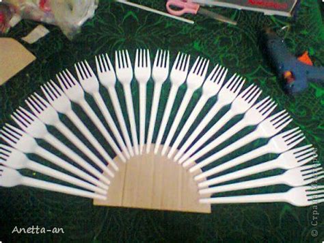 Diy Decorative Fan From Plastic Forks