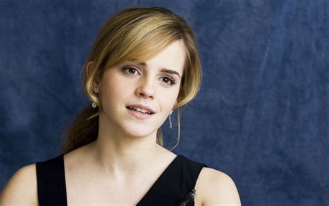 Celebrity Emma Watson Hd Wallpaper