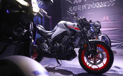 Seperti kita tahu, hong leong yamaha motor (hlym) hanya menawarkan model fairing (r15 dan r25) untuk barisan sportbike suku liter ke bawah. 2020 Yamaha MT-25 Launched In Malaysia With Bold New Styling