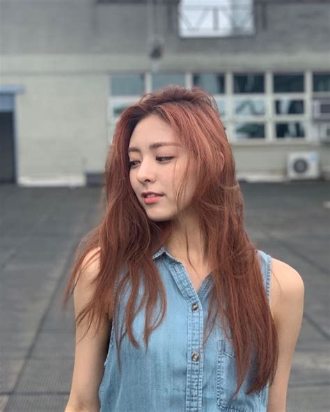Here Are 10 Times Itzy Yunas Gorgeous Side Profile Stunned Fans