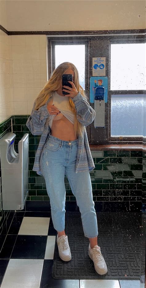 Tw Pornstars Pic Thorri Anal Twitter Mom Jeans And An Under Boob For You Today