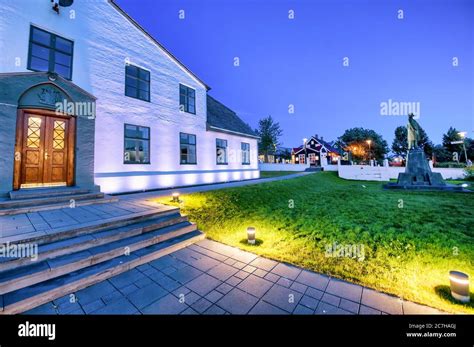 Prime Minister Office In Reykjavik At Night Iceland Stock Photo Alamy