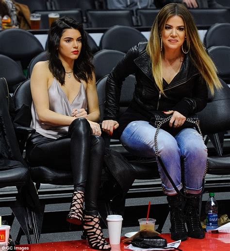 Kendall Jenner And Khloe Kardashian Cheer On Lamar Odoms Former Team