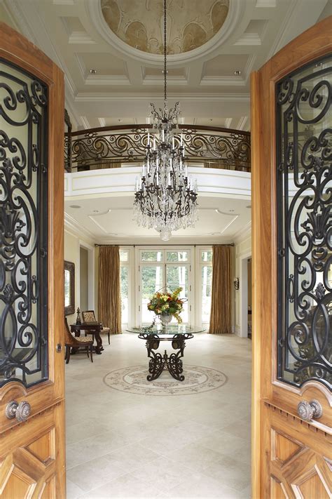 Foyer Decor This Traditional Foyer Makes A Statement With Its Opulent