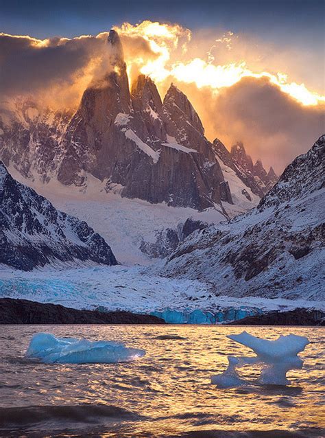 Fire And Ice Laguna Torre Patagonia Argentina Its A Beautiful