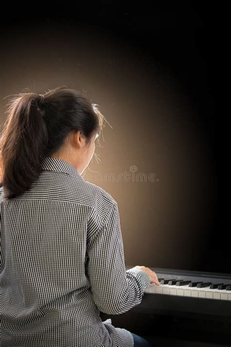 3493 Beautiful Girl Playing Piano Photos Free And Royalty Free Stock