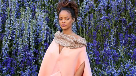 Rihanna Stuns At Paris Fashion Week
