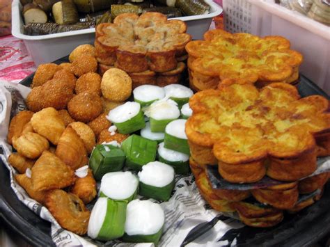 Di halaman inilah koleksi resepi kuih muih bergambar dikongsikan. Kuih-muih tradisional di pasar Payang.. - Koleksi Resepi Sedap