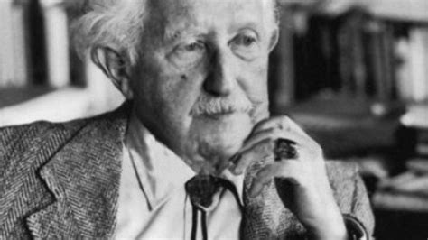 Erik erikson was a 20th century psychologist who developed the theory of psychosocial development and the concept of an identity crisis. Teoria do Desenvolvimento Psicossocial de Erik Erikson ...