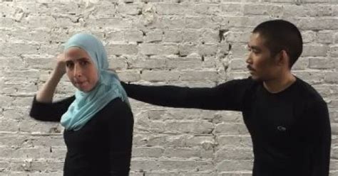 Womans Hijab Grab Self Defence Video Is Perfect Huffpost Life