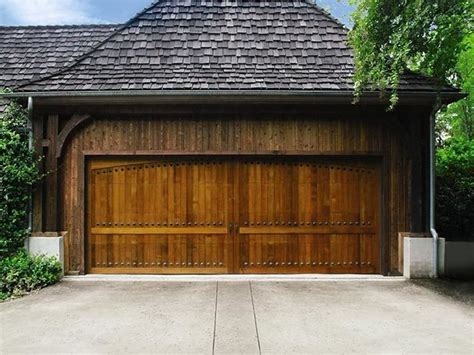 Kami melayani penjualan pintu besi rumah,pintu garasi lipat, dorong tikung / sliding, pintu garasi mobil, pintu garasi otomatis, pintu besi darurat dan macam macam jenis pintu besi. 27+ Populer Model Pintu Garasi Mewah