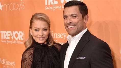 How Kelly Ripa And Mark Consuelos Handled The Despair Of Becoming