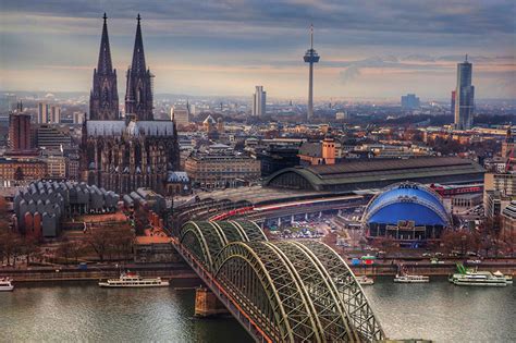 Bilder von Köln Deutschland Brücken Flusse Schiffsanleger Haus