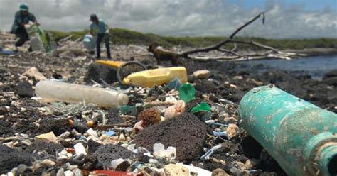 Plastic Waste Turns Hawaiis Kamilo Point Into Trash Beach Cbs News