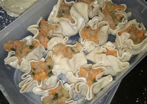 The most popular dim sum dishes include steamed boiled and fried dumplings bite sized meats steamed buns spring rolls rice and. Resep Dimsum ayam dan udang ala rumahan oleh Yana Desky ...