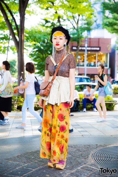 Colorful Hair And Mixed Prints Vintage Harajuku Street Style W Wooden