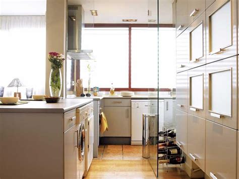 Dispone además de un tornillo que presiona fuertemente el lote de 2 bisagras interiores con casquillo son específicas para muebles con puertas de cristal. cocinas con puertas de cristal | Como decorar