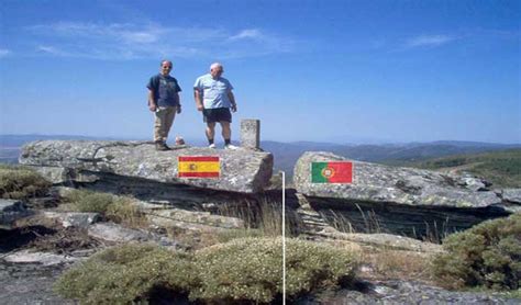 Bonjour, la frontière espagnole est fermée. Les Murs- frontières insolites entre les pays du monde ...