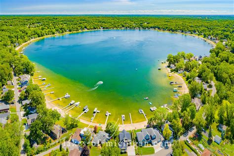 Silver Lake Near Rockford Aerial Photo From North — Aerial Landscape