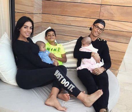 Hoy estamos dedicados la tercera am provoste y rincón: Fotos Novia de Cristiano Ronaldo compartió foto con toda ...