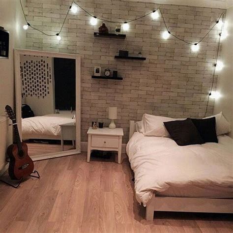 How can i decorate my minimalist living room that will look aesthetic? 42 Charming Sporty Bedroom Ideas | Minimalist room ...