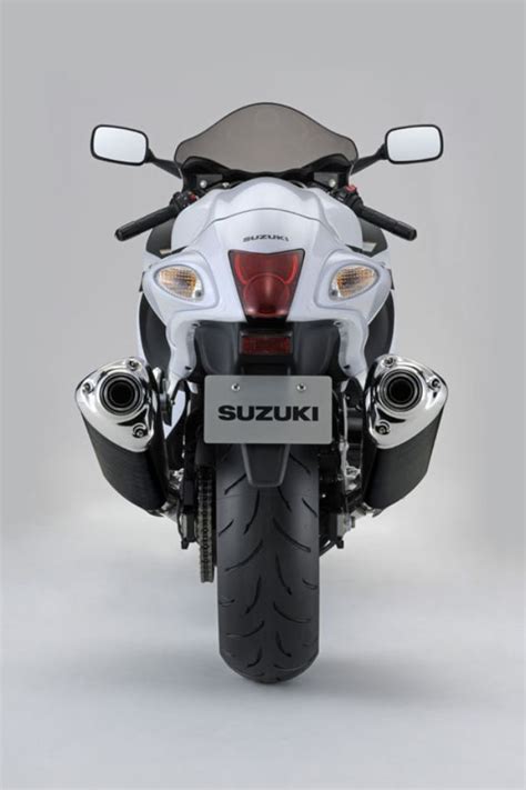 805 mm the 2017 year's mode of the suzuki hayabusa had unchaged specs compared to the previous year's model. 2014 Suzuki Hayabusa ABS make Driver more Confident | New ...