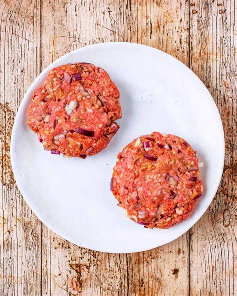 Spiced Lamb Burger With Tzatziki Chilli Jam Hungry Healthy Happy