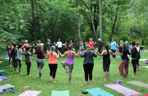 5 of the best yoga retreats in oregon and washington