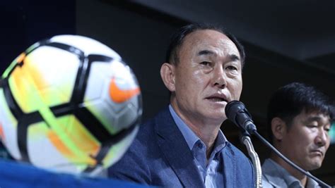 본격적인 올림픽 준비에 돌입하는 셈이다. AG축구 김학범 감독 "황의조, 컨디션 좋아 선발한 것"