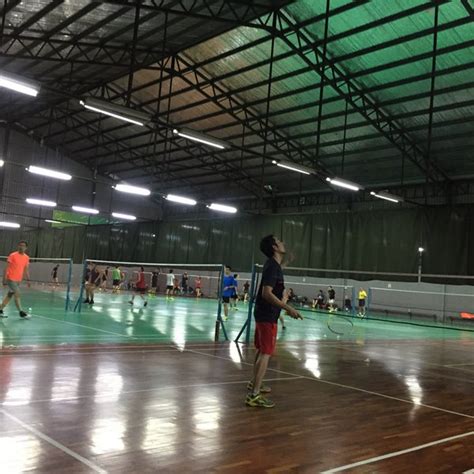If you wanna set up a court just for casual play, you wouldn't have to do anything. ARA Courts Badminton Hall - Badminton Court