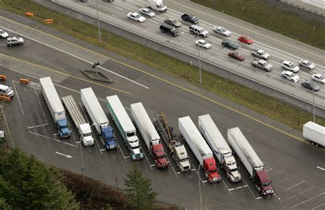 Bill Would Require Semitrailer Drivers To Get Human Trafficking