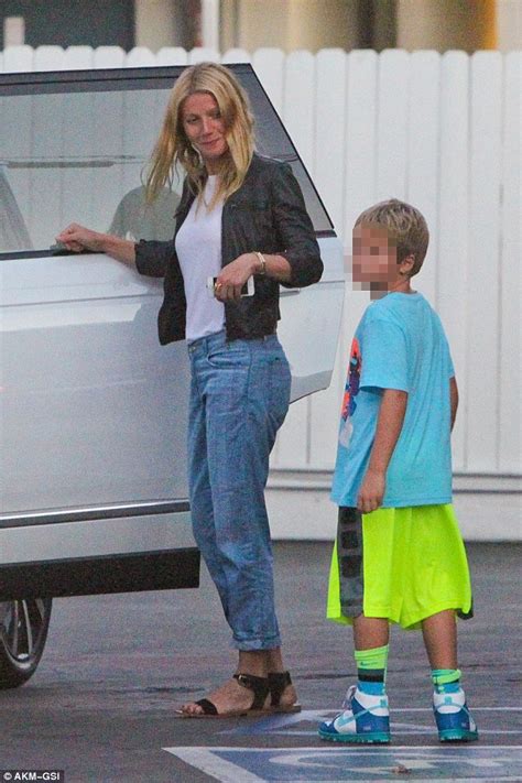Gwyneth Paltrow And Chris Martin Enjoy Outing With Apple And Moses In La Daily Mail Online