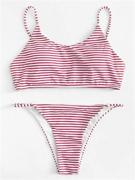 Bikini Set Mit Streifen In 2020 Gestreifter Bikini Bikini Und Badeanzug