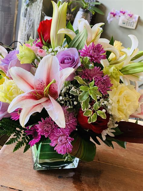 Designer choice Mix spring arrangement in Honolulu, HI | Stanley Ito Florist