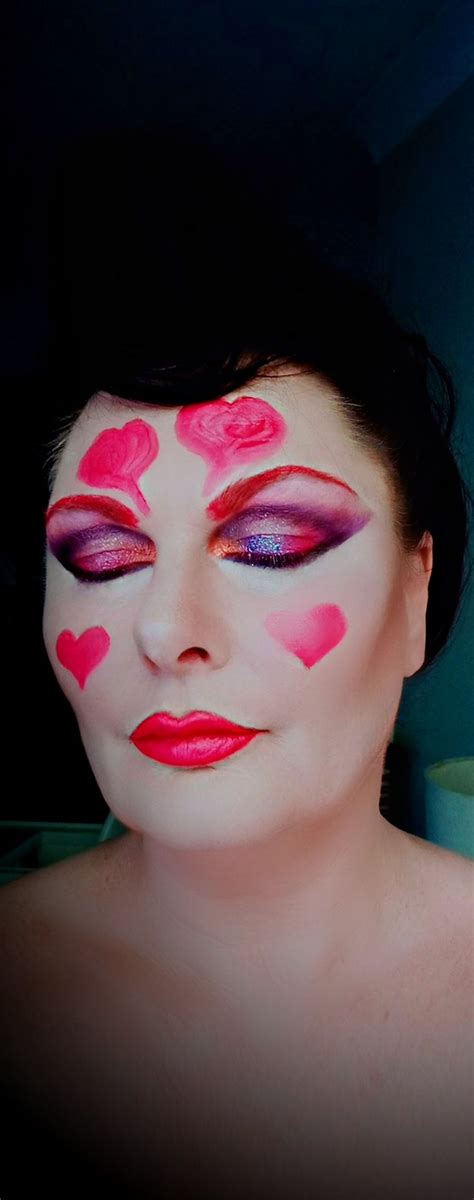 Pink Hearts Make Up Look Makeup Looks Halloween Face Makeup Pink Heart