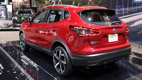 From the cars.com expert editorial team. 2020 Nissan Rogue Sport Shows Off Its Fresh Face In Chicago