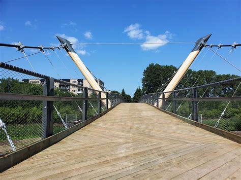 Inauguration D’une Nouvelle Passerelle Cyclopiétonne En Bois à Québec