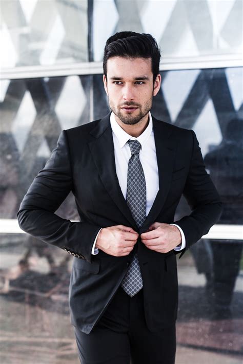Sérgio marone (são paulo, february 4, 1981) is a brazilian television, theatre and film actor and television host. Sérgio Marone - Famosos - UOL Entretenimento