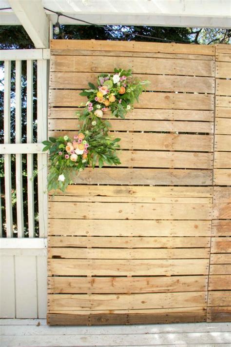 20 Wood Pallet Backdrop Ideas To Get Rustic Appeal Blitsy