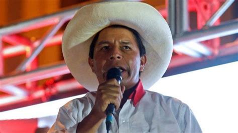 Titular del mininter asegura que dirigente pedro castillo unifica las dos facciones de sendero, pero congresistas le exigen mayores pruebas y si esta tesis del ministro es verdad, entonces sendero ya está en palacio. Perú: izquierdista Castillo descarta vínculos con «Sendero ...