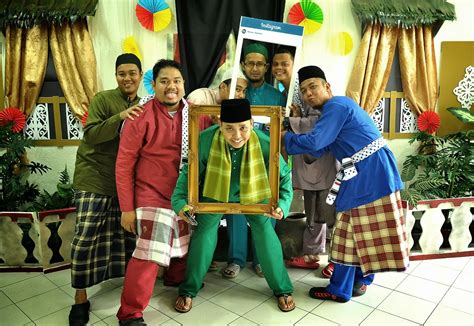 But, one thing is definitely certain: Photobooth Raya di pejabat - Blog Abah Careno