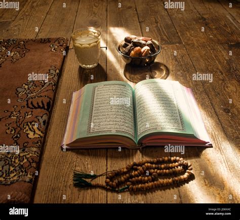 Quran Pages Hi Res Stock Photography And Images Alamy